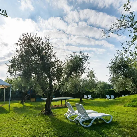 On Lake Garda With Pebble Beach Pier For Boat Three Swimming Pools * 拉法