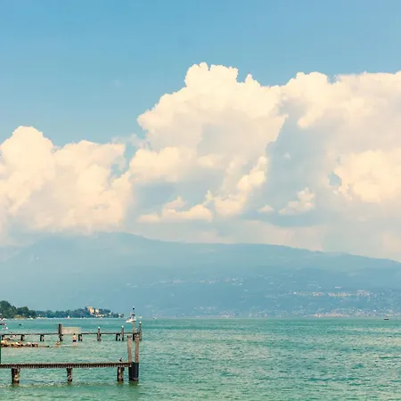 度假居 On Lake Garda With Pebble Beach Pier For Boat Three Swimming Pools 拉法